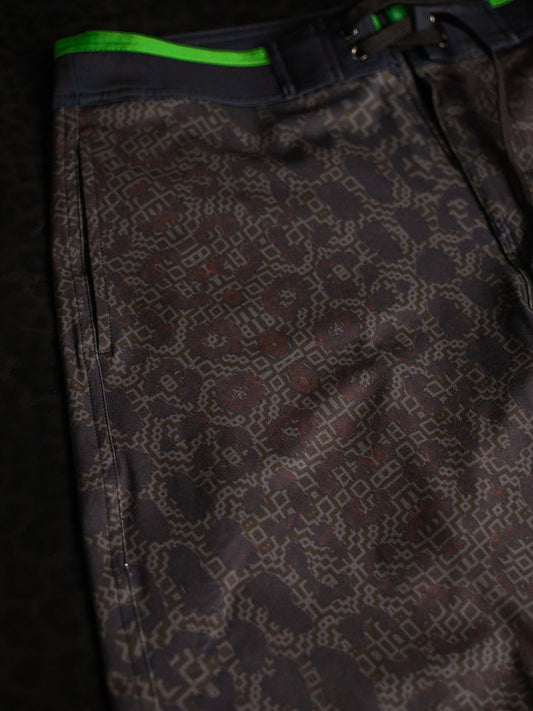 Boardshort Men Green Line / Fast Dry - LEOPARDUS LAGARTIKA