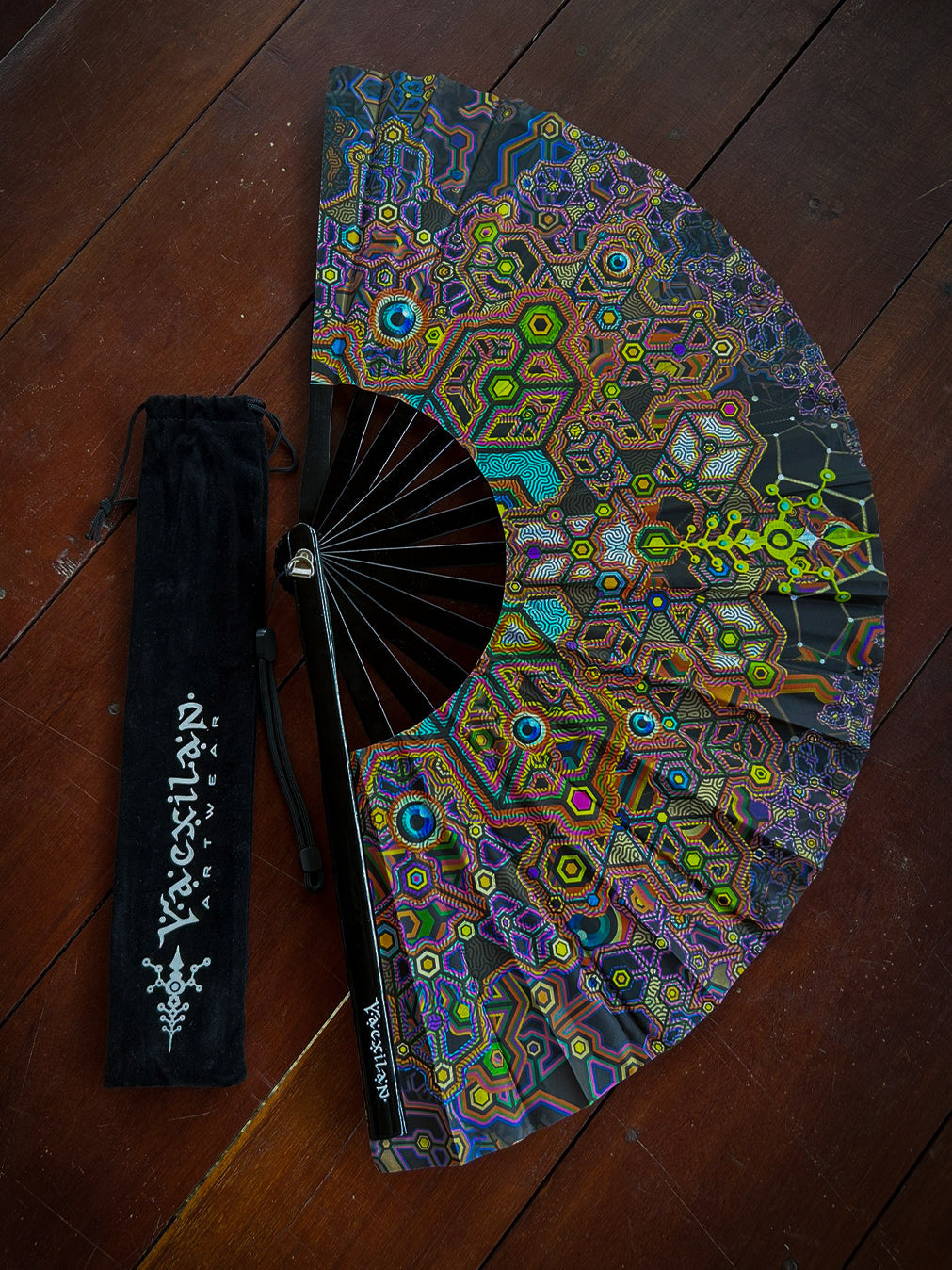 Hand Fan Big / Wood UV Reactive – ASTROCORAL