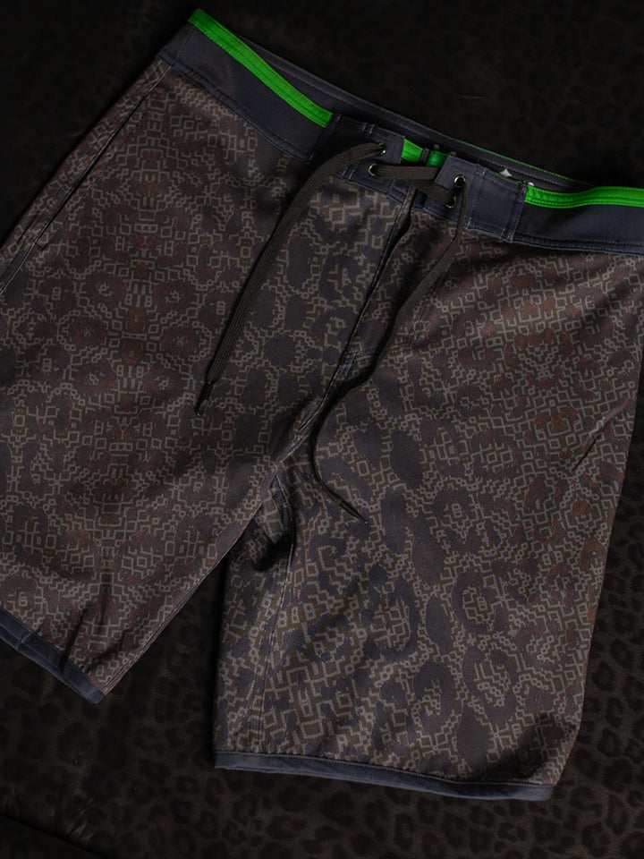 Boardshort Men Green Line / Fast Dry - LEOPARDUS LAGARTIKA