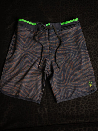 Boardshort Men Green Line / Fast Dry – SHERKANKA
