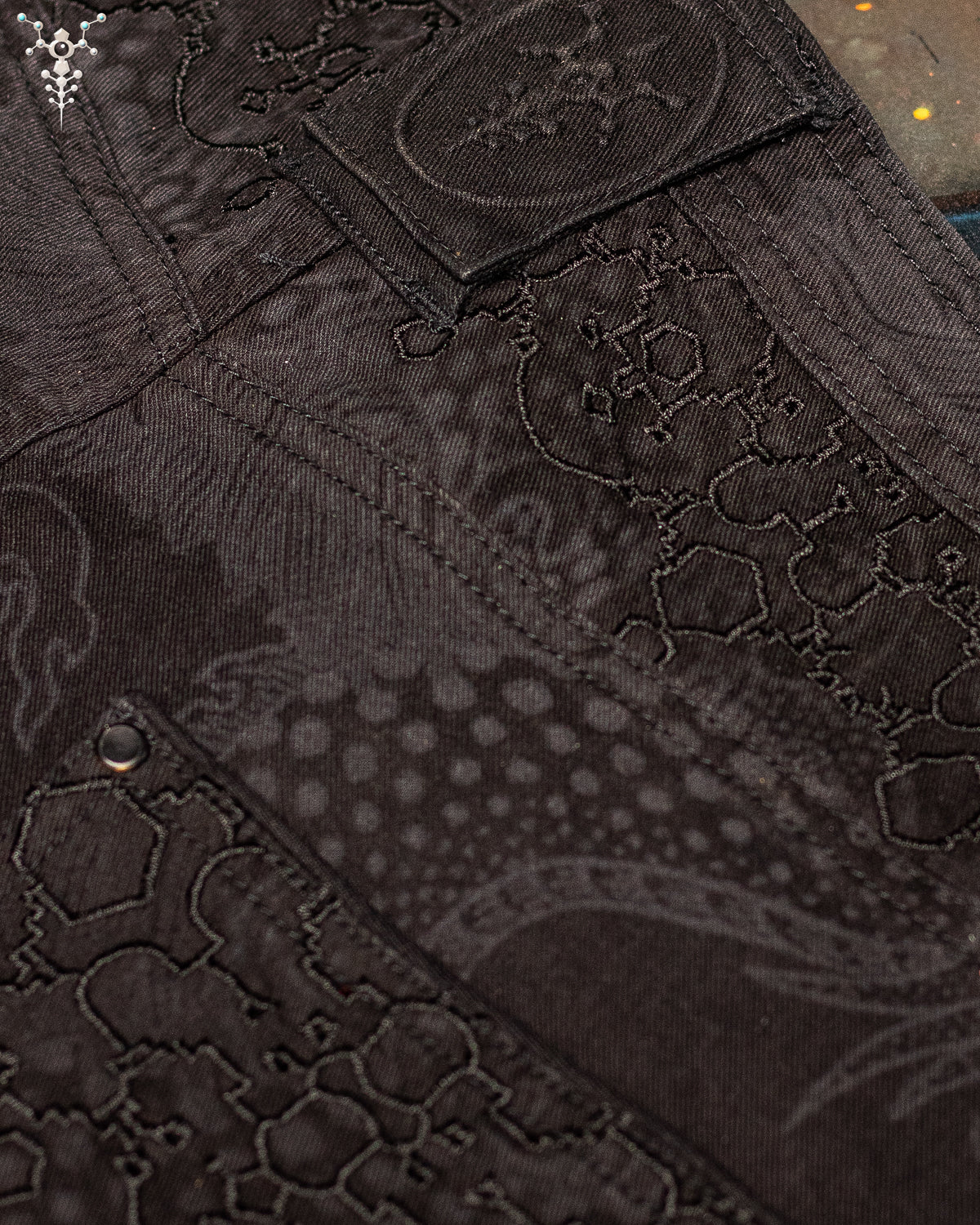 CORSAIRE MEN / STRETCHY DENIM DIGITAL EMBROIDERY AND LASER PRINT - BLACK IKARO DRAGONS